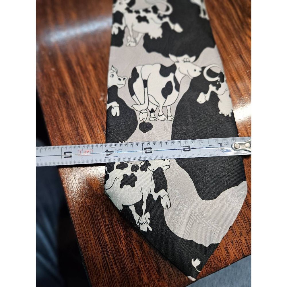 Vintage 80's Cow Print Tie - Picture 3 of 3